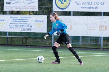 Bild 44 - F SSC Hagen Ahrensburg - SV Frisia 03 Risum-Lindholm : Ergebnis: 2:0